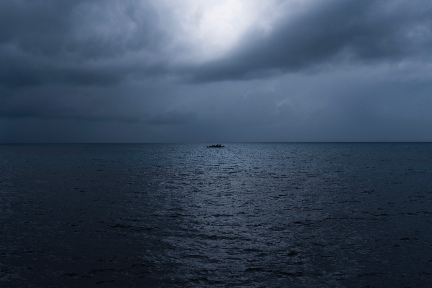 Quiet ocean